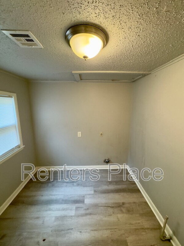 Building Photo - 4717 S 33rd W Ave