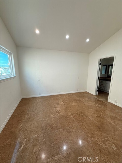 Building Photo - 3012 W Oceanfront