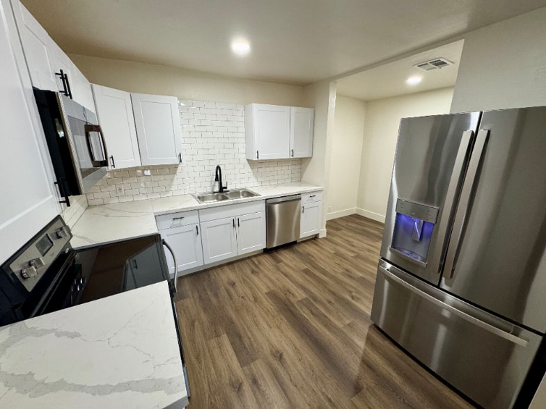 Building Photo - 1134 E Brown St