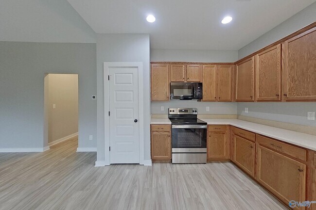 Building Photo - 45 HAWK LN