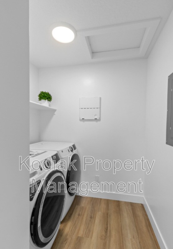 Building Photo - 226 W 925 N