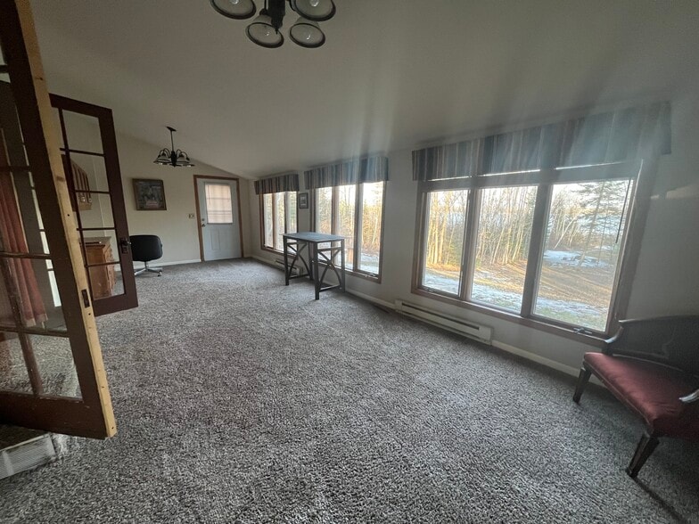 Building Photo - 4561 Island View Dr NE