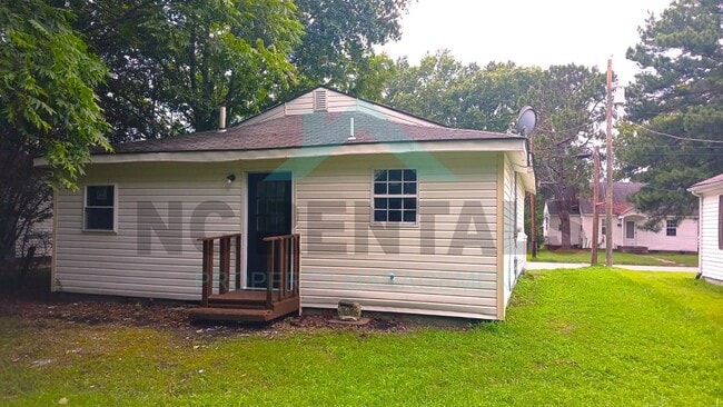 Building Photo - 427 Matthews St