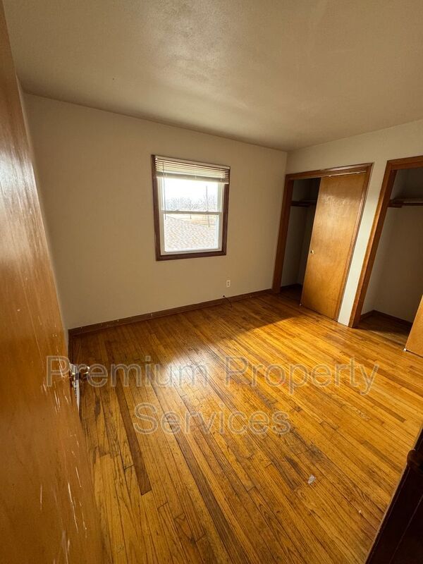 Building Photo - 3120 Prial Ave