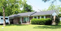 Building Photo - 3 Bed 2.5 Bath in Pilot Point