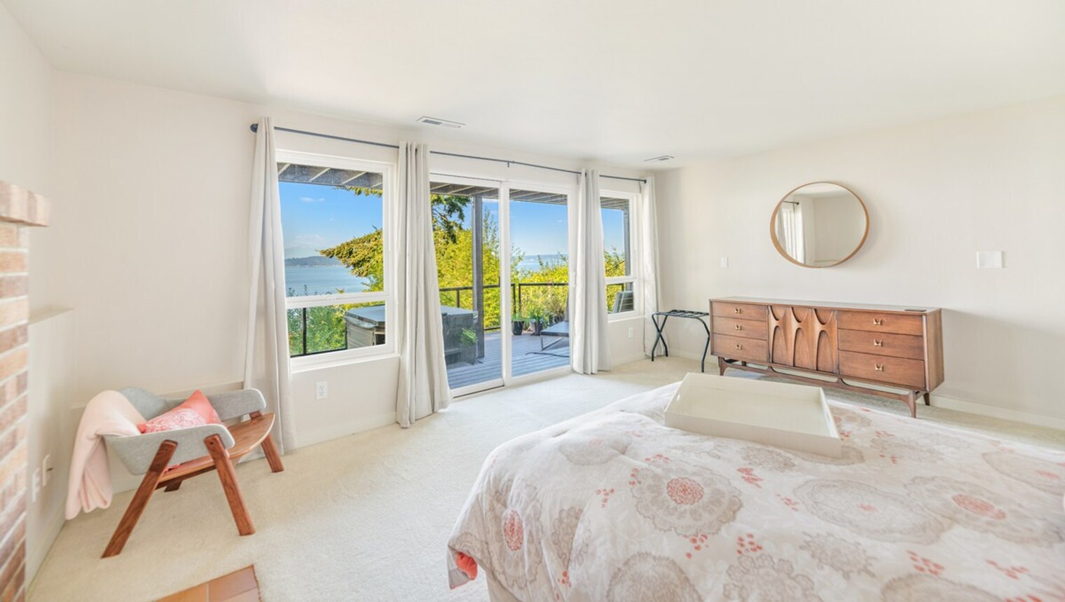 Building Photo - 4091 Hillcrest Ave SW