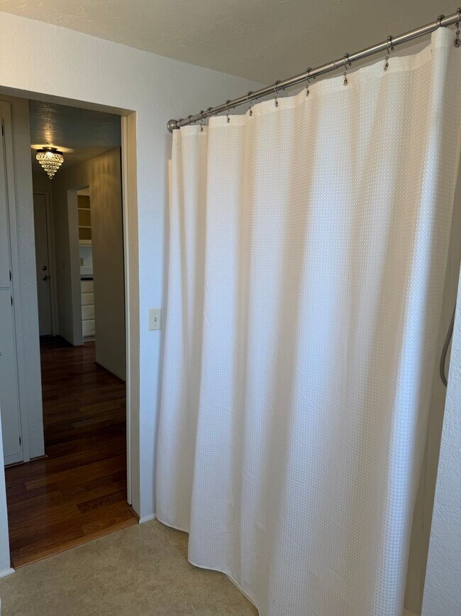 Building Photo - Updated two-bedroom one bathroom duplex in Thurston!