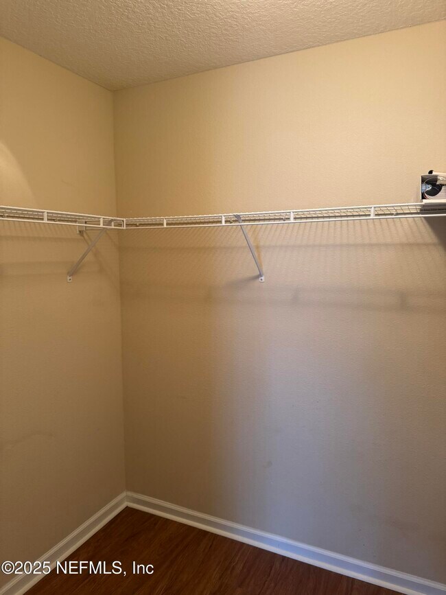 Building Photo - 575 Oakleaf Plantation Pkwy