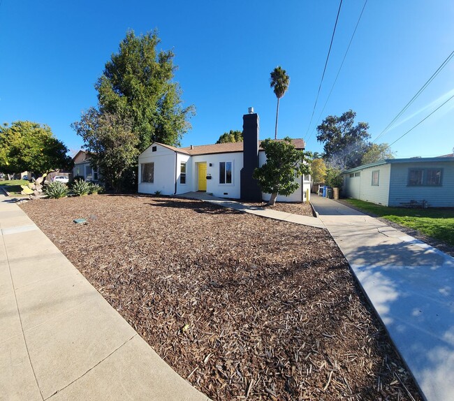 Building Photo - 7 Bedroom 3 bath home close to POLY!!!!