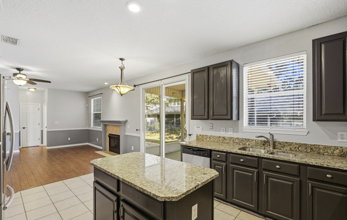 Building Photo - 1601 Majestic View Ln