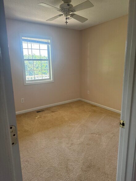 Building Photo - 343 Hobson Dr