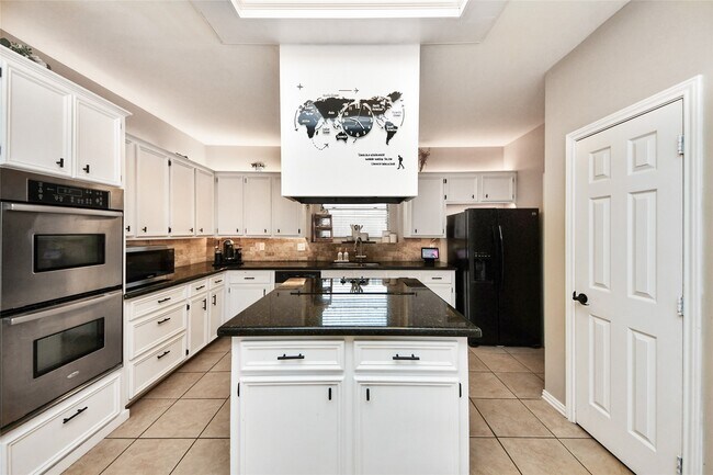 Building Photo - 12307 Lusterleaf Dr