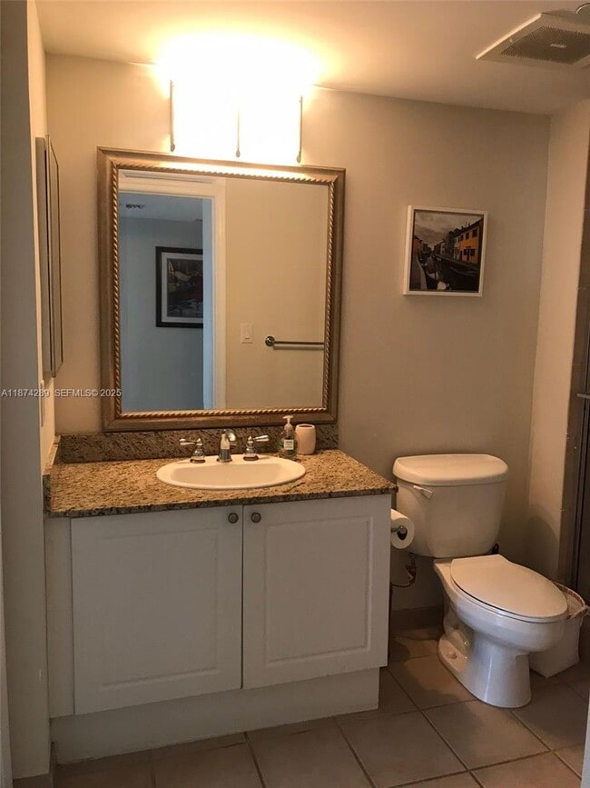 Building Photo - 19501 W Country Club Dr