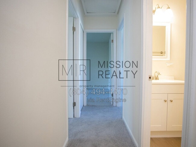 Building Photo - 1506 Honor Dr