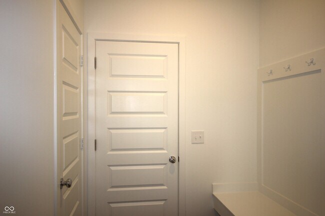 Building Photo - 7291 Standish Ln