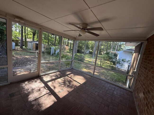 Building Photo - 207 Belvedere Dr