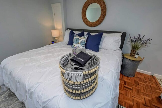 Building Photo - 4401 NW Columbia St