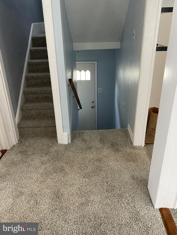 Building Photo - 6732 Maple Ave