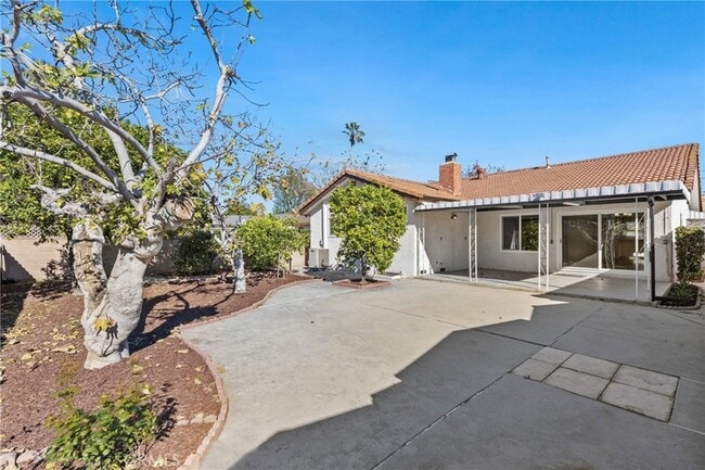 Building Photo - 7425 Garden Grove Ave