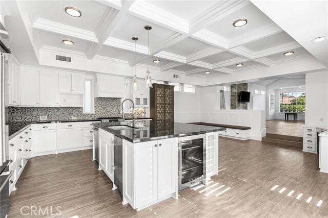 Building Photo - 357 13th St