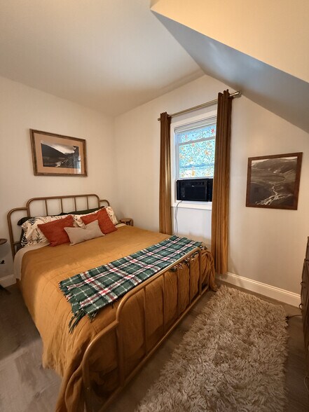 Master bedroom - 671 Fulton St
