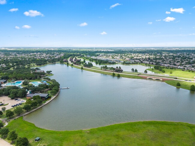 Building Photo - 17019 Seminole Ridge Dr