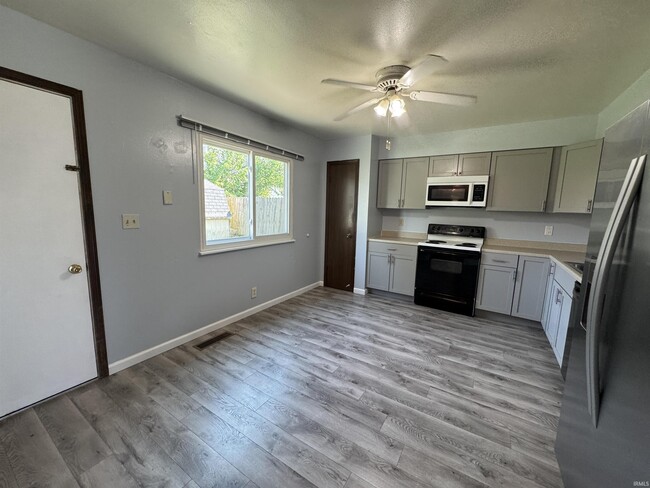 Building Photo - 4208 Spring Valley Rd