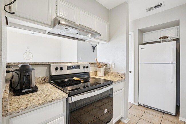 Building Photo - 4159 Steck Ave