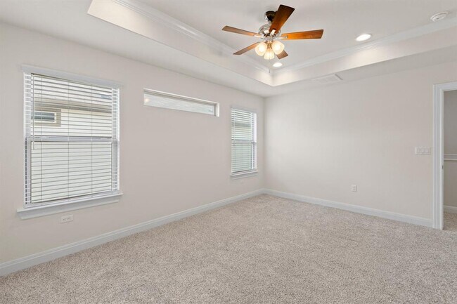 Building Photo - 14011 Hedera Dr