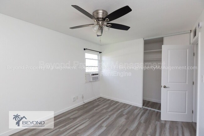 Building Photo - 5207 Irwin Ave