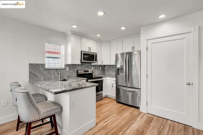 Building Photo - 507 Maple St