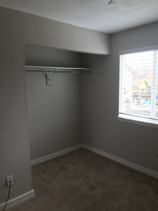 Building Photo - 4512 S Buckley Way