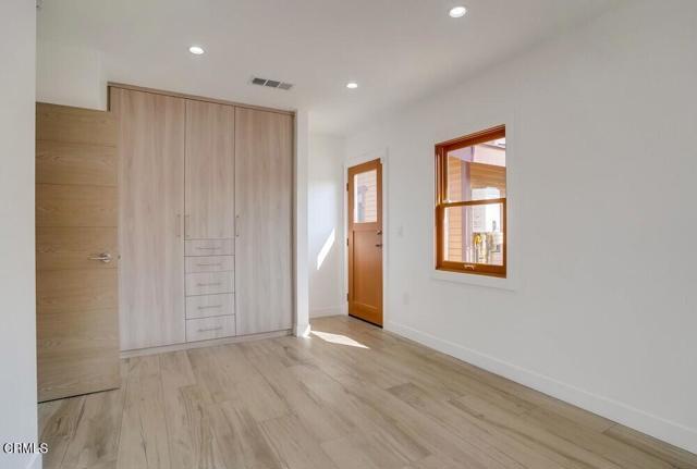 Building Photo - 130 N Ave 60