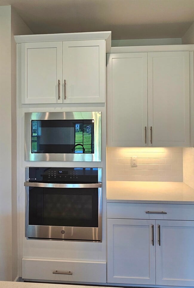 Building Photo - 2313 Hazel Wy