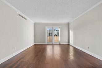 Building Photo - Serravella - 375-204