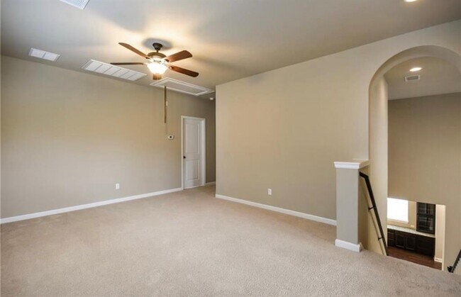 Building Photo - 213 Simmons Dr