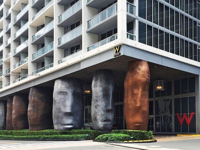 Building Photo - 485 Brickell Ave
