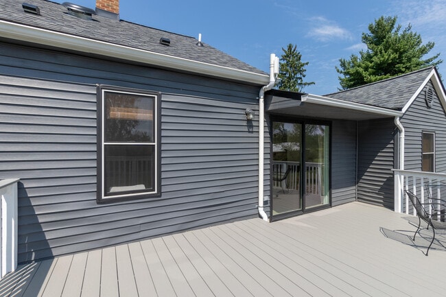 Building Photo - 1319 W Textile Rd