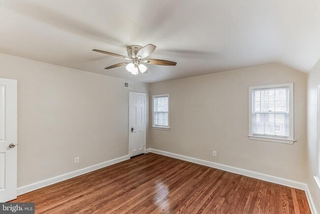 Building Photo - 440 N Nelson St