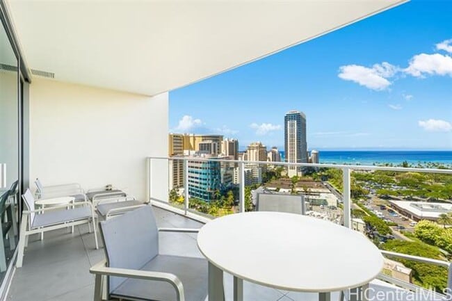 Building Photo - Rarely Available 1 BED / 1 BATH Long-term rental at The Ritz Residences!!