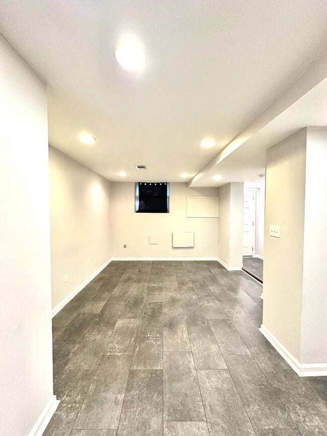 Building Photo - 2215 Eutaw Pl
