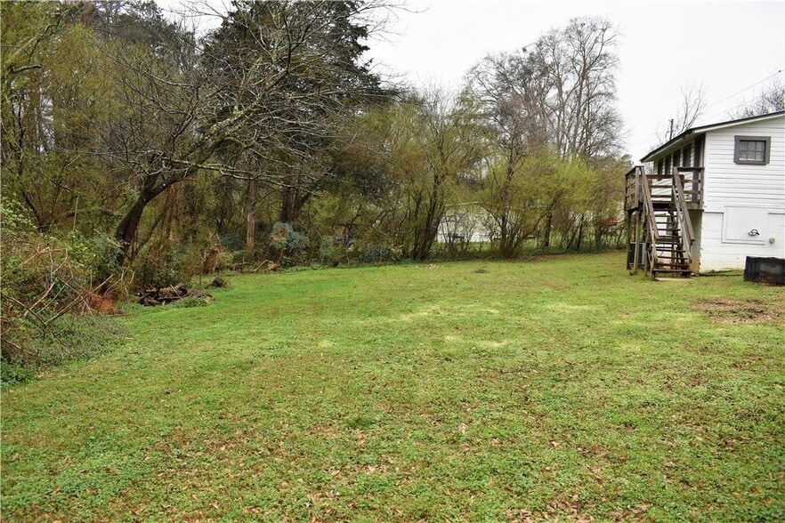 Building Photo - 407 Old Seneca Rd