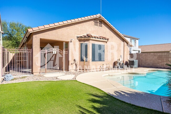 Building Photo - Beautiful Home with a Pool in Maricopa