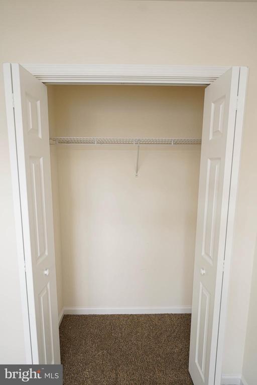 Building Photo - 439 Parkview Ct