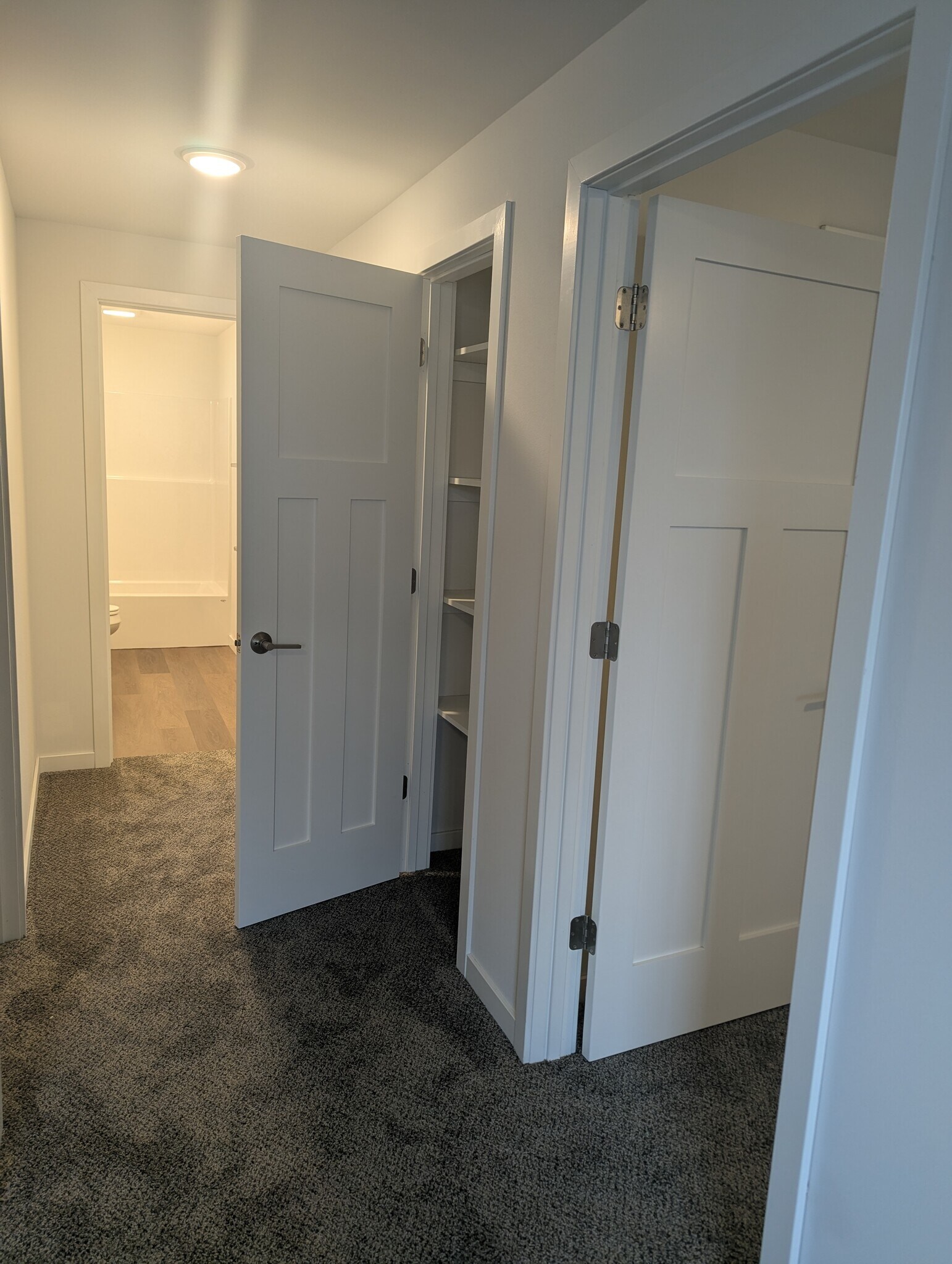 Building Photo - 132 Chalet Dr