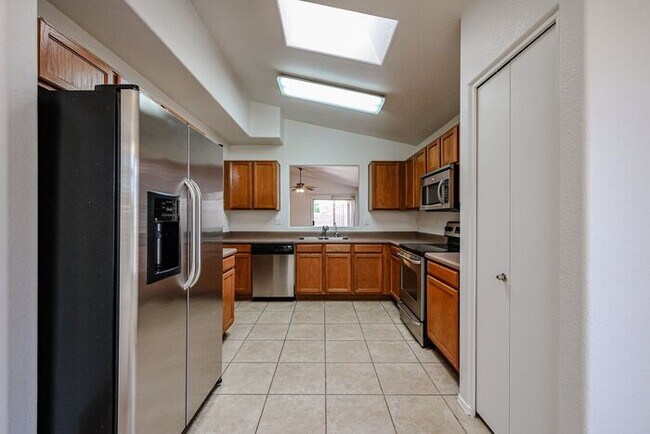 Building Photo - Charming 3-bedroom, 2-bathroom home locate...