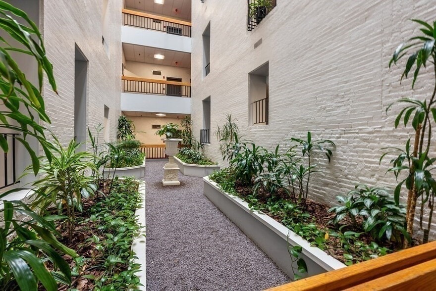 Building Photo - 160 Commonwealth Ave