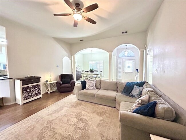 Building Photo - 7005 Vineyard Dr