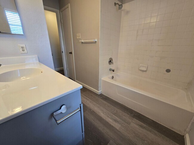 Building Photo - 4304 Duval Rd