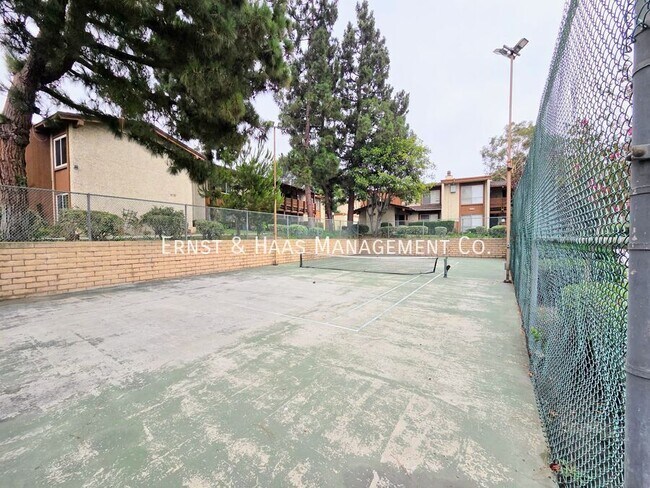 Building Photo - 3701 Country Club Dr